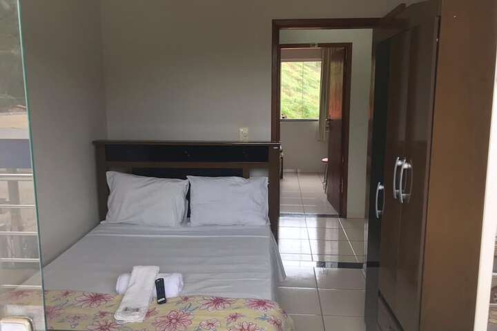 Room 6 of 8