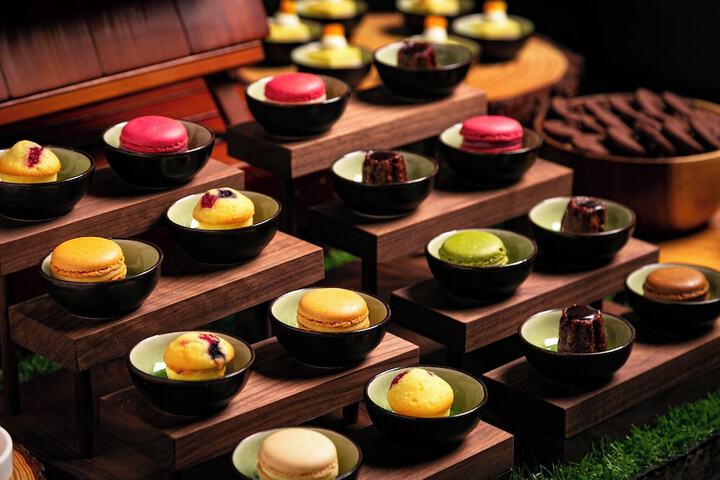 Dining 92 of 140