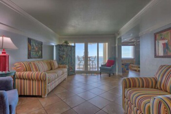 Room 208 of 360