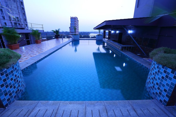 Pool 35 of 53