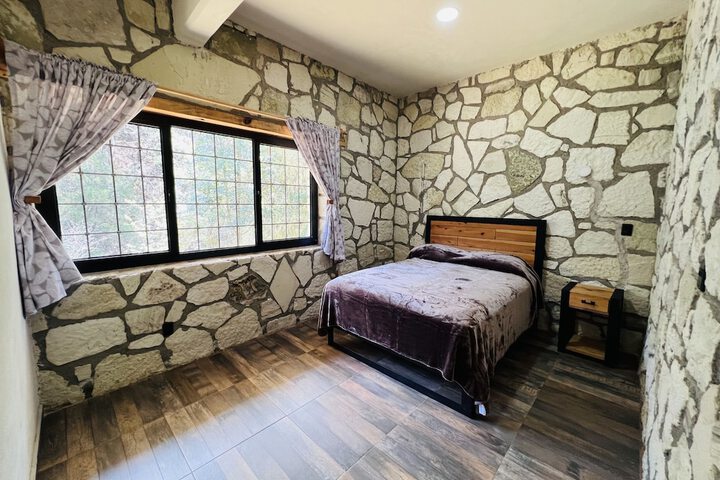 Room 3 of 27