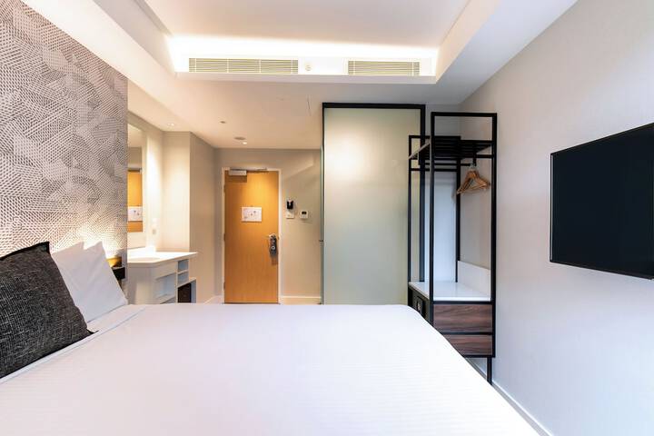 Room 34 of 81