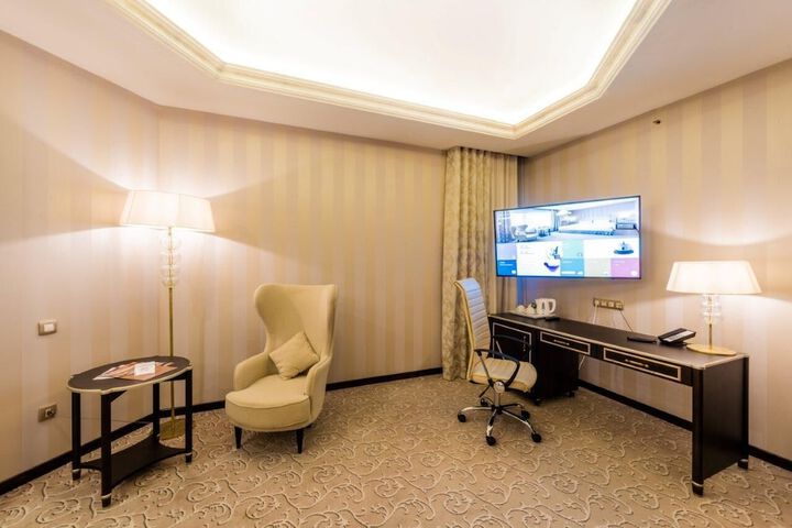Room 9 of 34