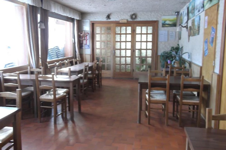 Dining 26 of 38