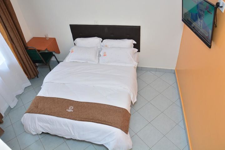 Room 13 of 17