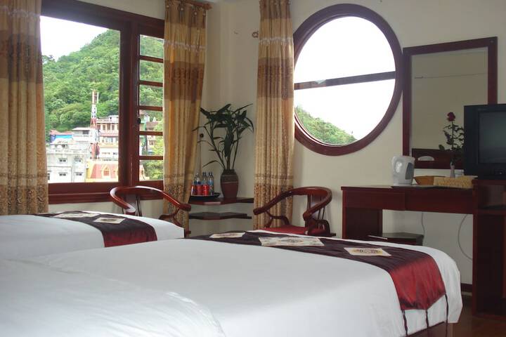 Room 4 of 104