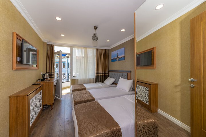 Room 15 of 48