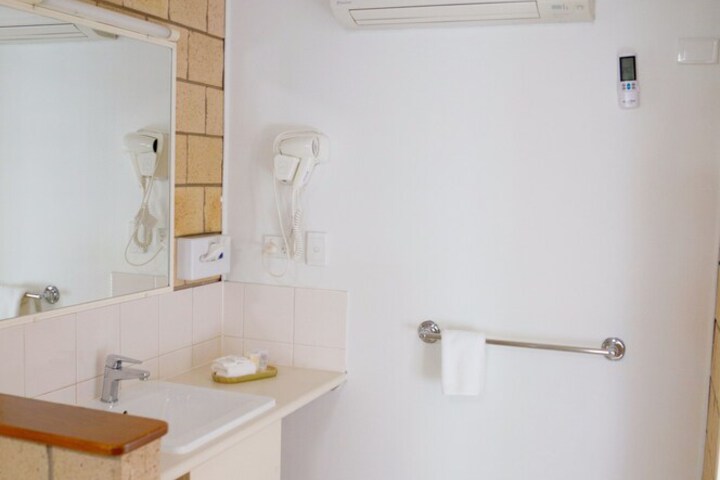Room 33 of 54