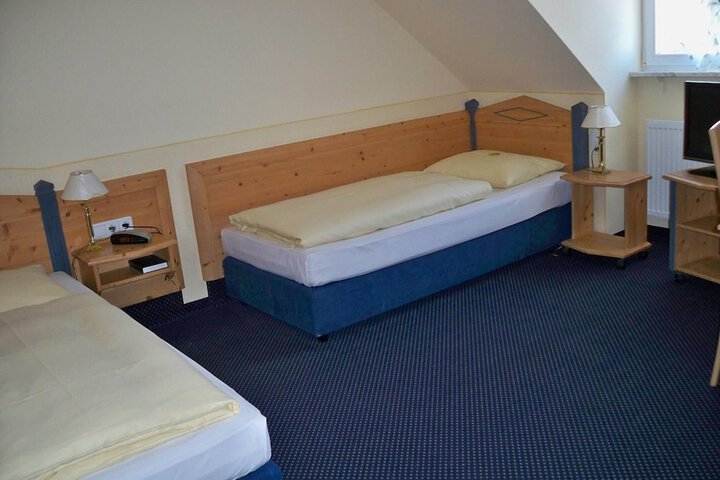 Room 14 of 36