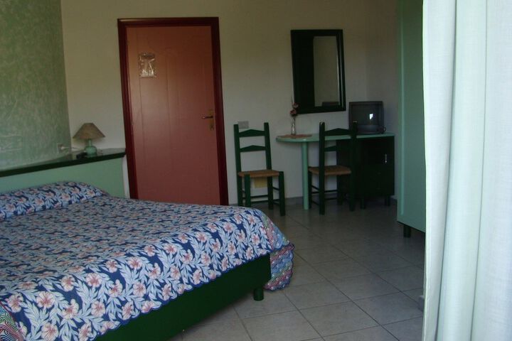 Room 13 of 21