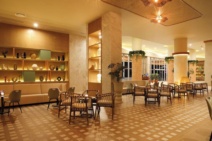 Hotel Interior 8 of 223