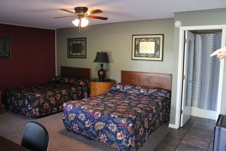 Room 34 of 219