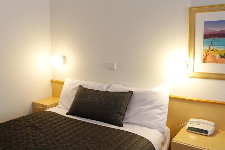 Room 8 of 28