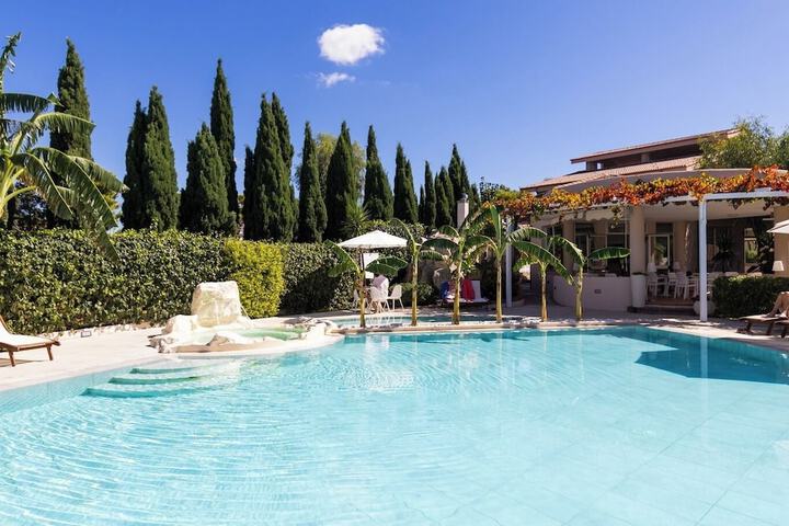 Hotel with Pool