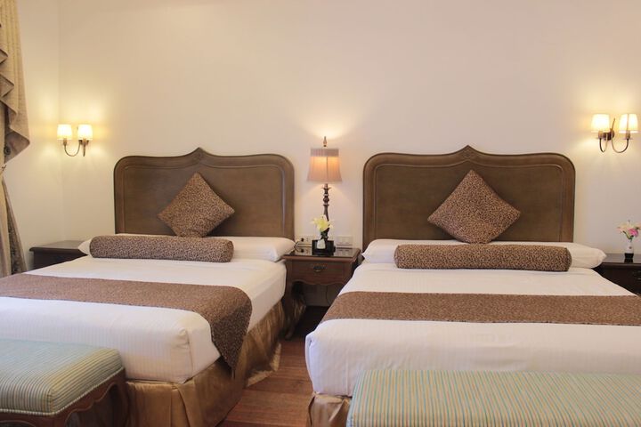 Room 8 of 32