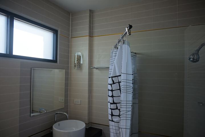 Room 15 of 18