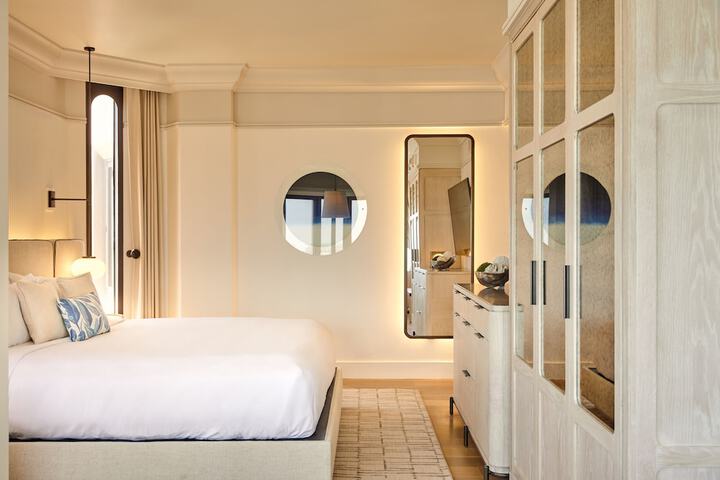 Room 12 of 97