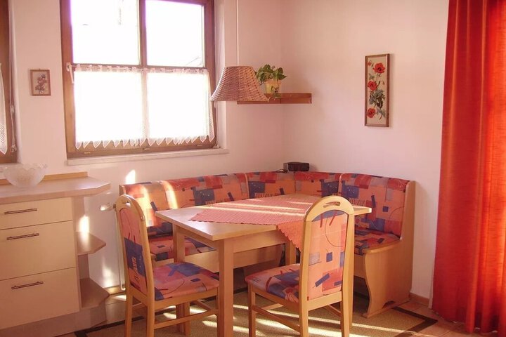 Room 5 of 16