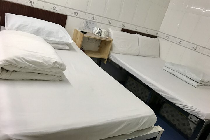 Room 17 of 45