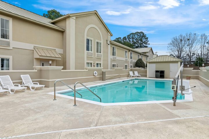 Pool 47 of 77