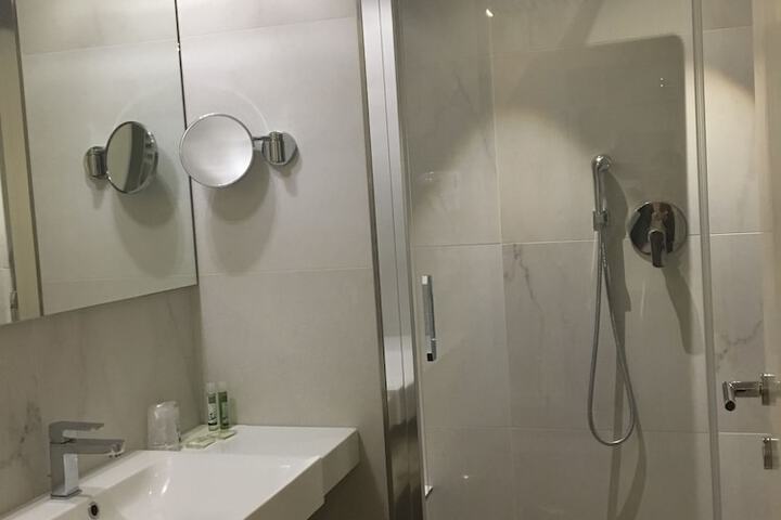 Room 40 of 78