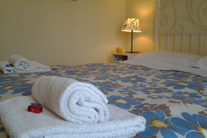 Room 5 of 37