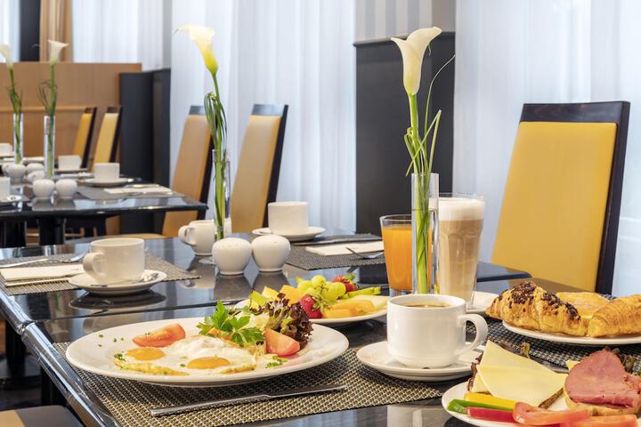 Breakfast/Coffee Service 18 of 28