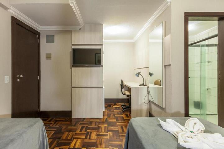 Room 9 of 40