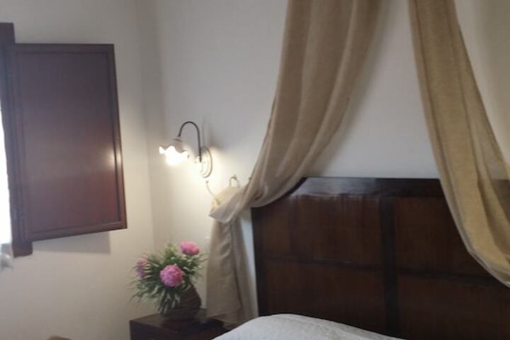 Room 6 of 45