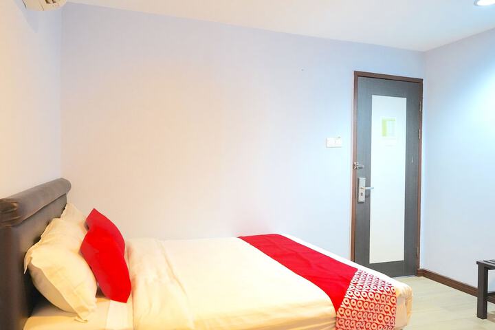 Room 10 of 30