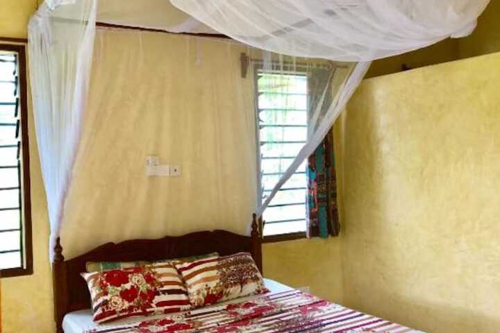 Room 2 of 8