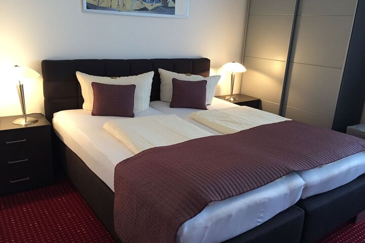 Room 6 of 37