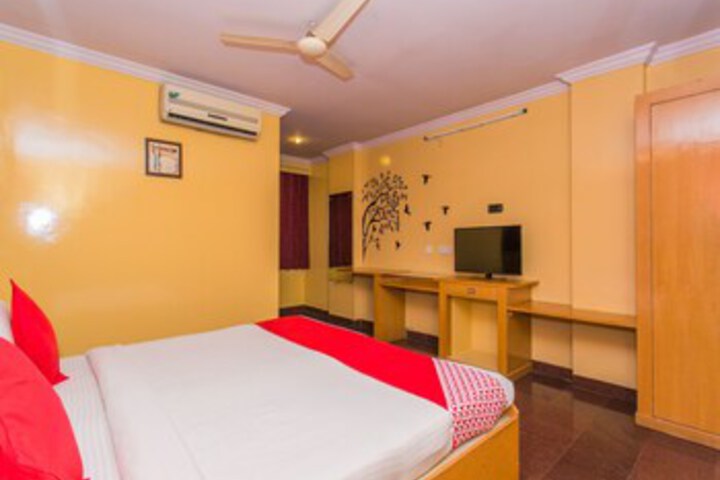 Room 14 of 32