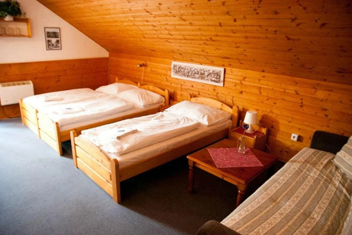Room 5 of 15