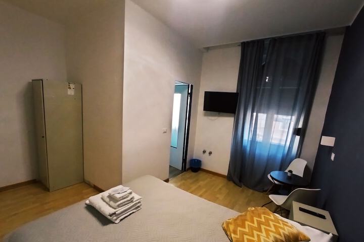 Room 16 of 32
