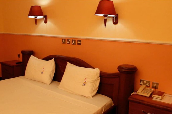 Room 5 of 20