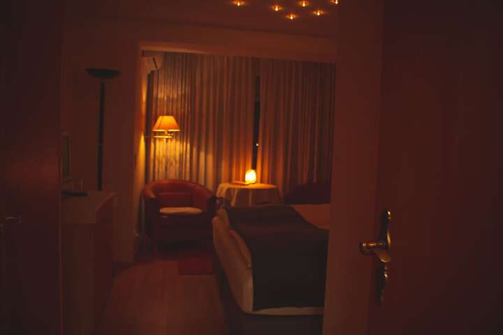 Room 6 of 25