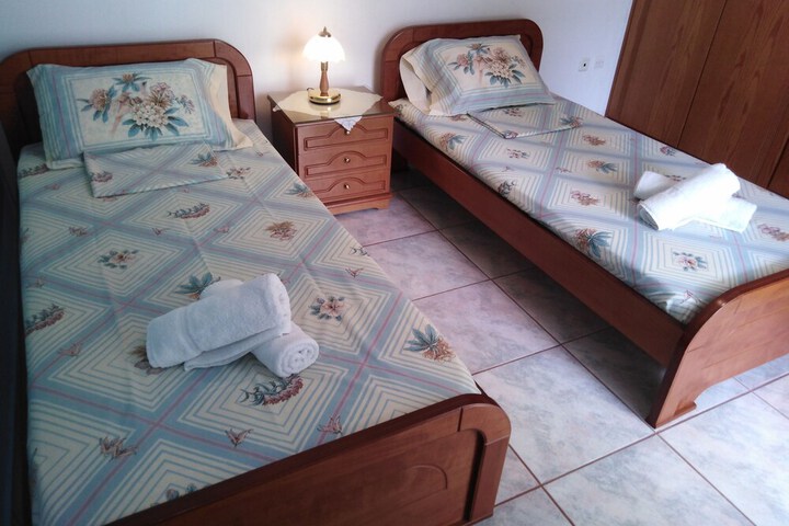 Room 8 of 116