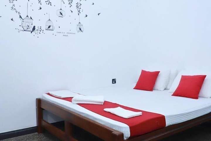 Room 15 of 48