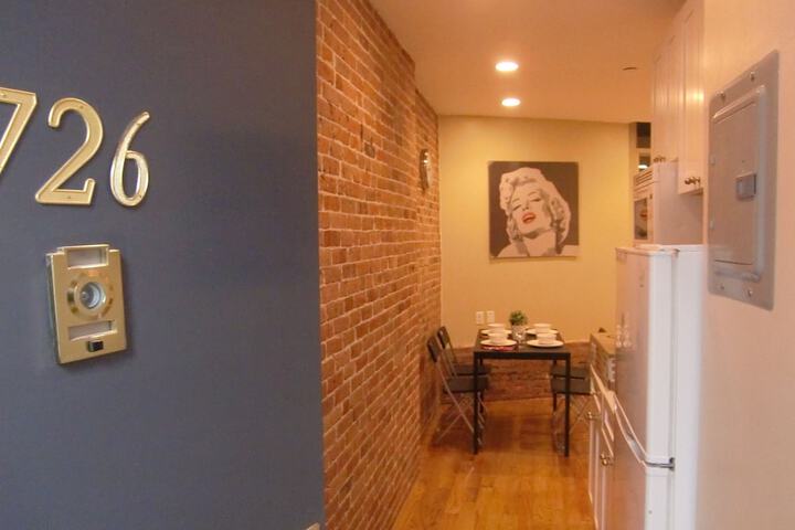 Room 4 of 69