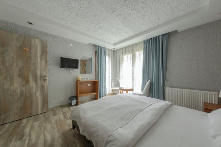 Room 7 of 38