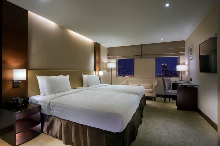 Room 19 of 38