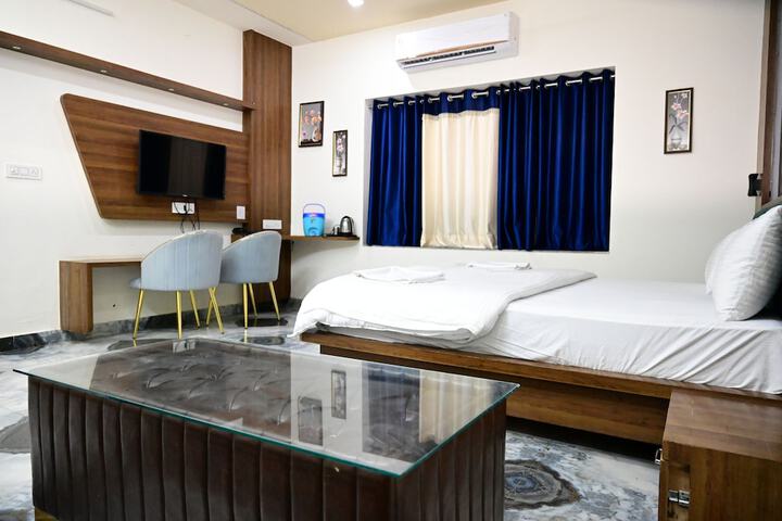 Room 6 of 23