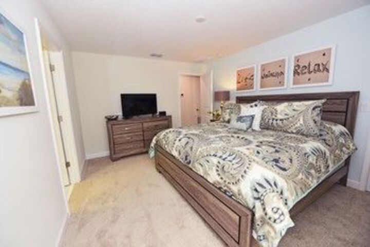 Room 11 of 25