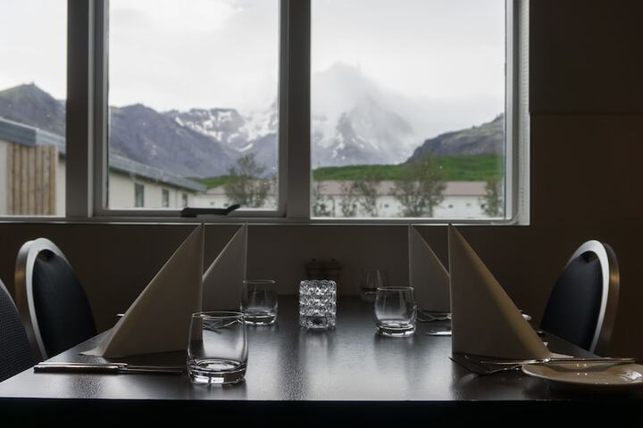 Dining 35 of 58