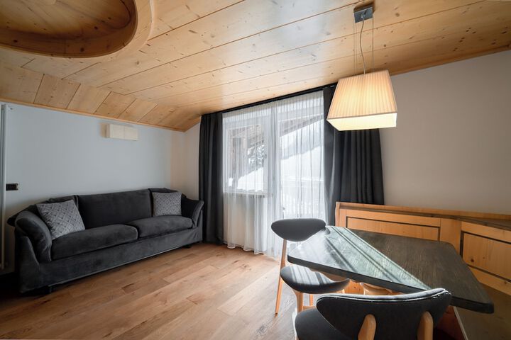 Room 48 of 94