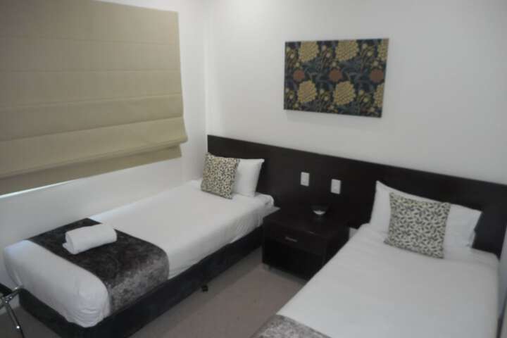 Room 4 of 33