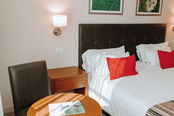 Room 10 of 65