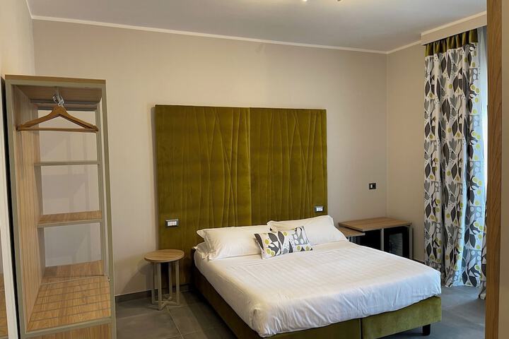 Room 21 of 49