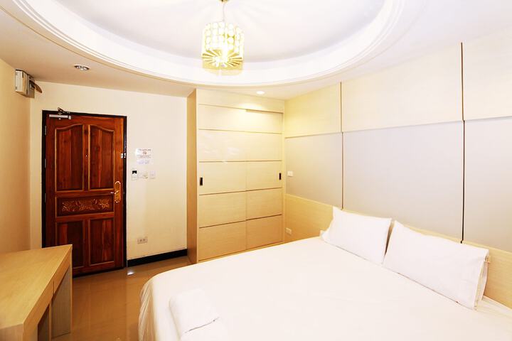 Room 12 of 44